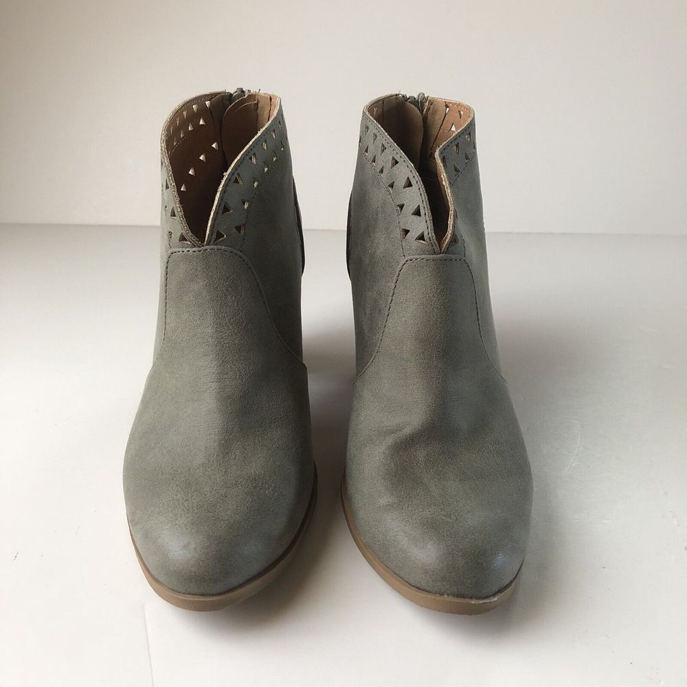 Quipid Sage Green  Ankle Boots Size 8